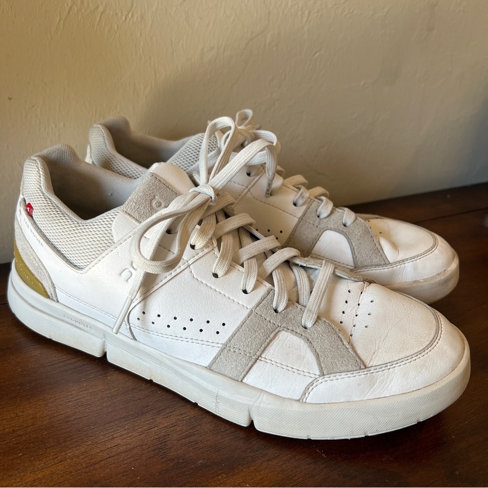 On The Roger Clubhouse Sneakers Running Womens 11 Mens 9.5 Low Top White Federer